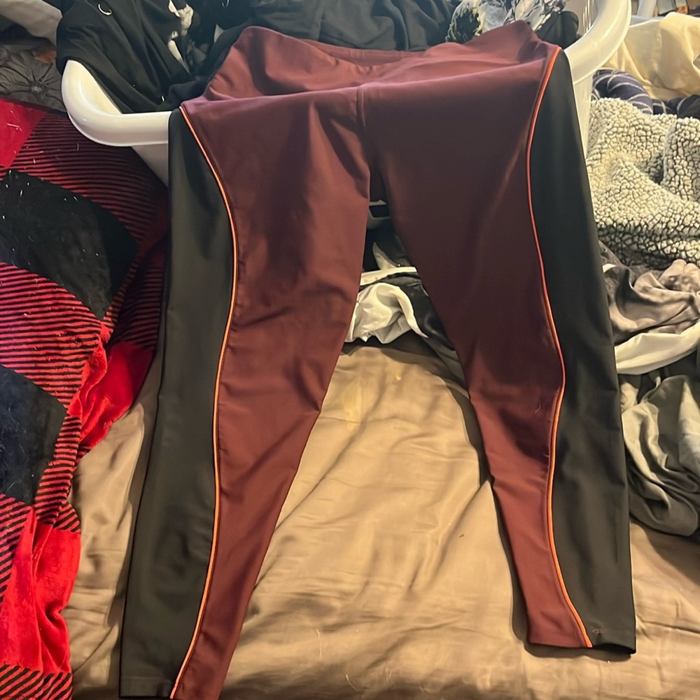 Betsey Johnson workout leggings